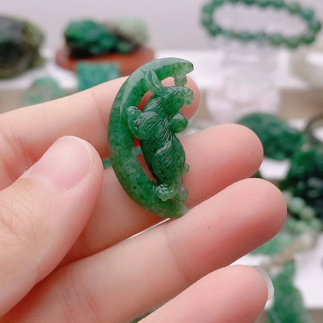 独山玉未镶嵌吊坠