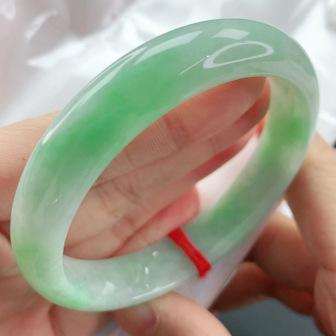 翡翠手镯未镶嵌，001