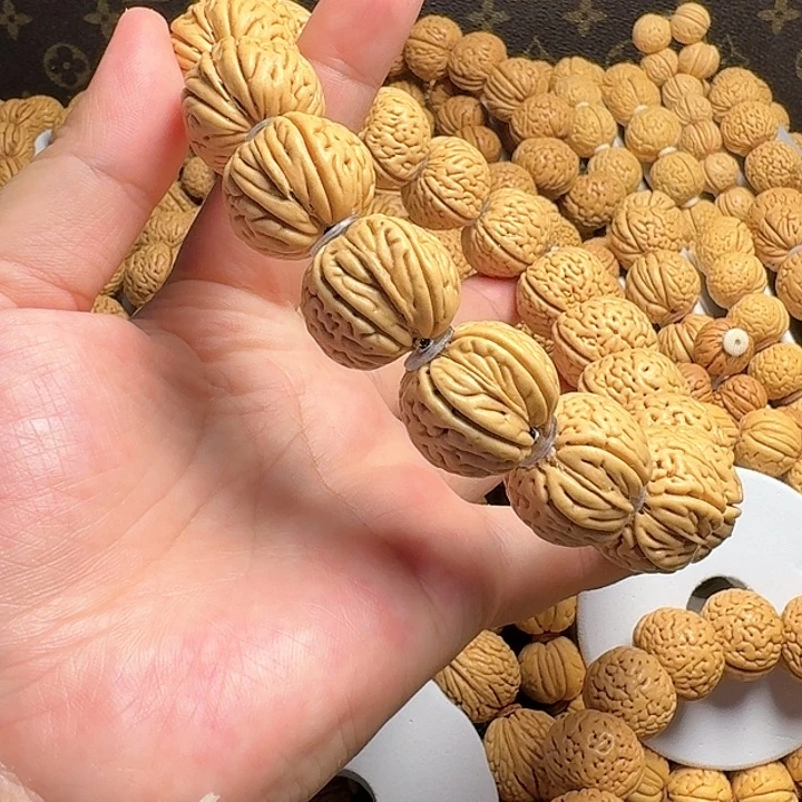 吊坠桃核用****言宽旗磨盘