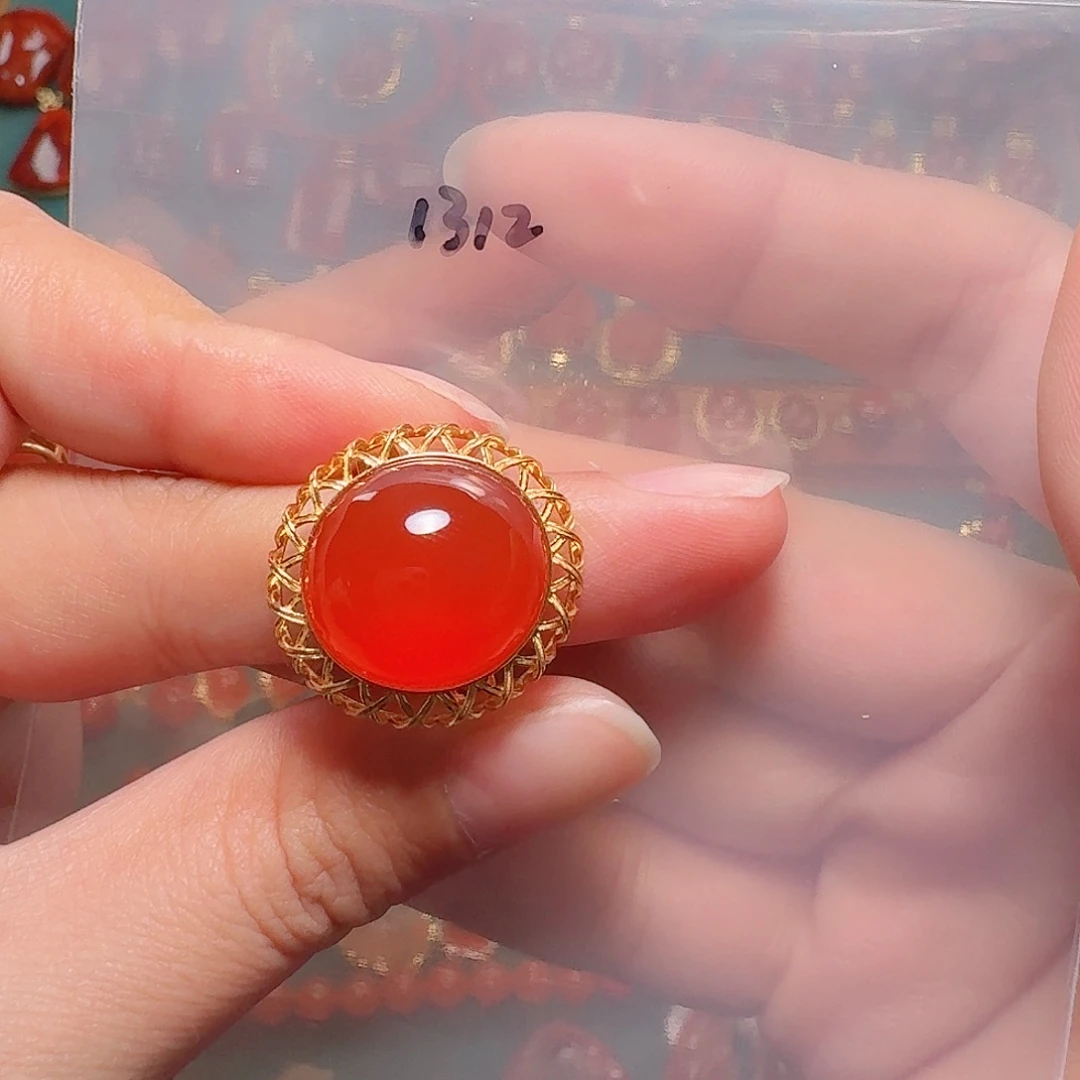 南红玛瑙18K金镶嵌戒指