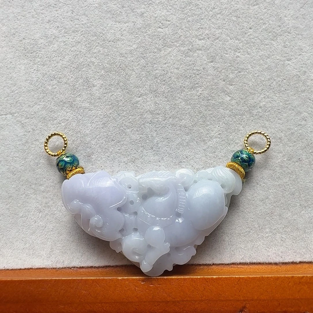 翡翠未镶嵌吊坠(赠链)