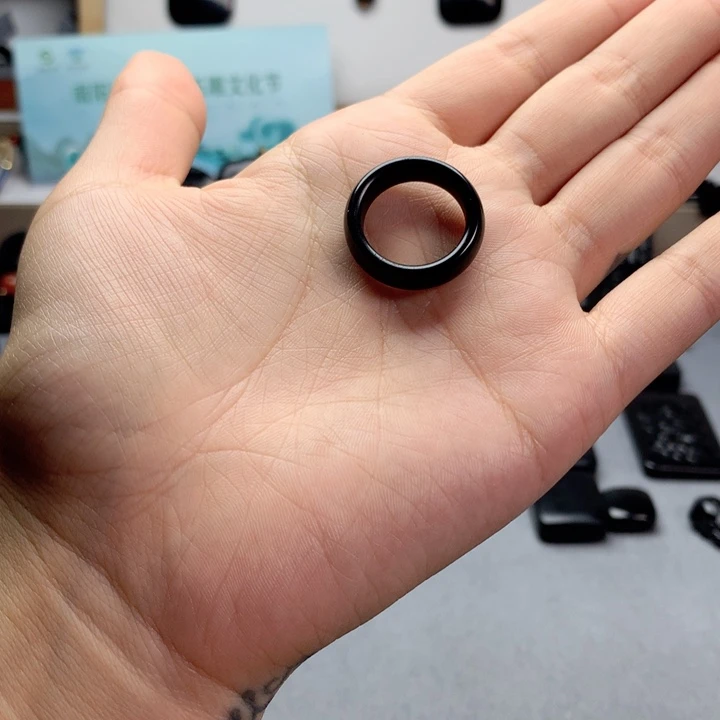和田玉（墨玉）未镶嵌戒圈内径16-22毫米