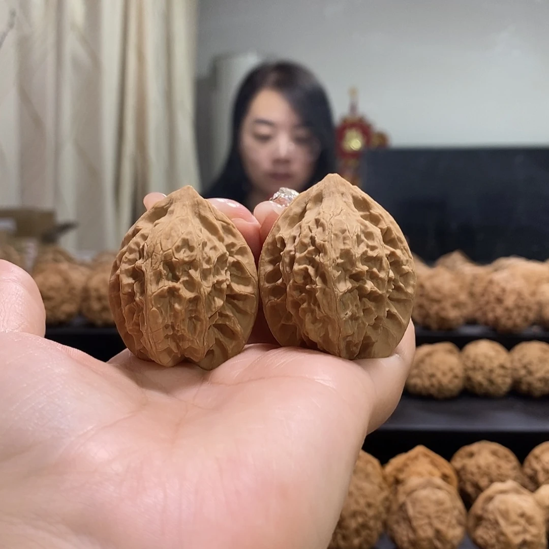 把件文玩核桃36野生鸡心尖有伤