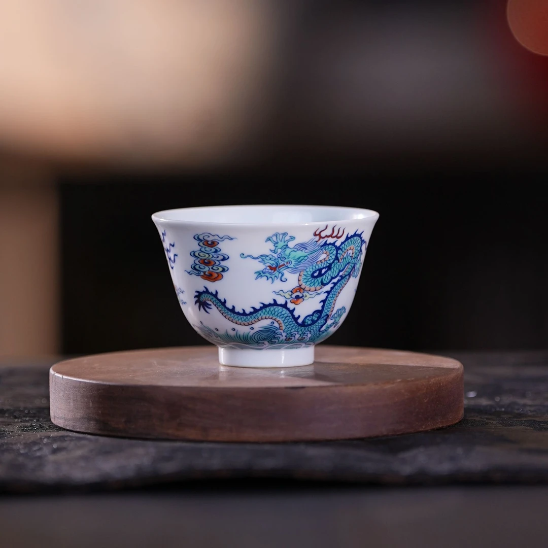 涂杏花丨斗彩双龙出海铃铛杯 | 周大乐优选