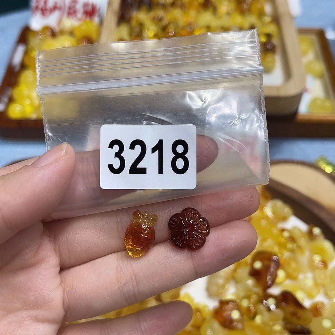 琥珀未镶嵌珠宝奇石