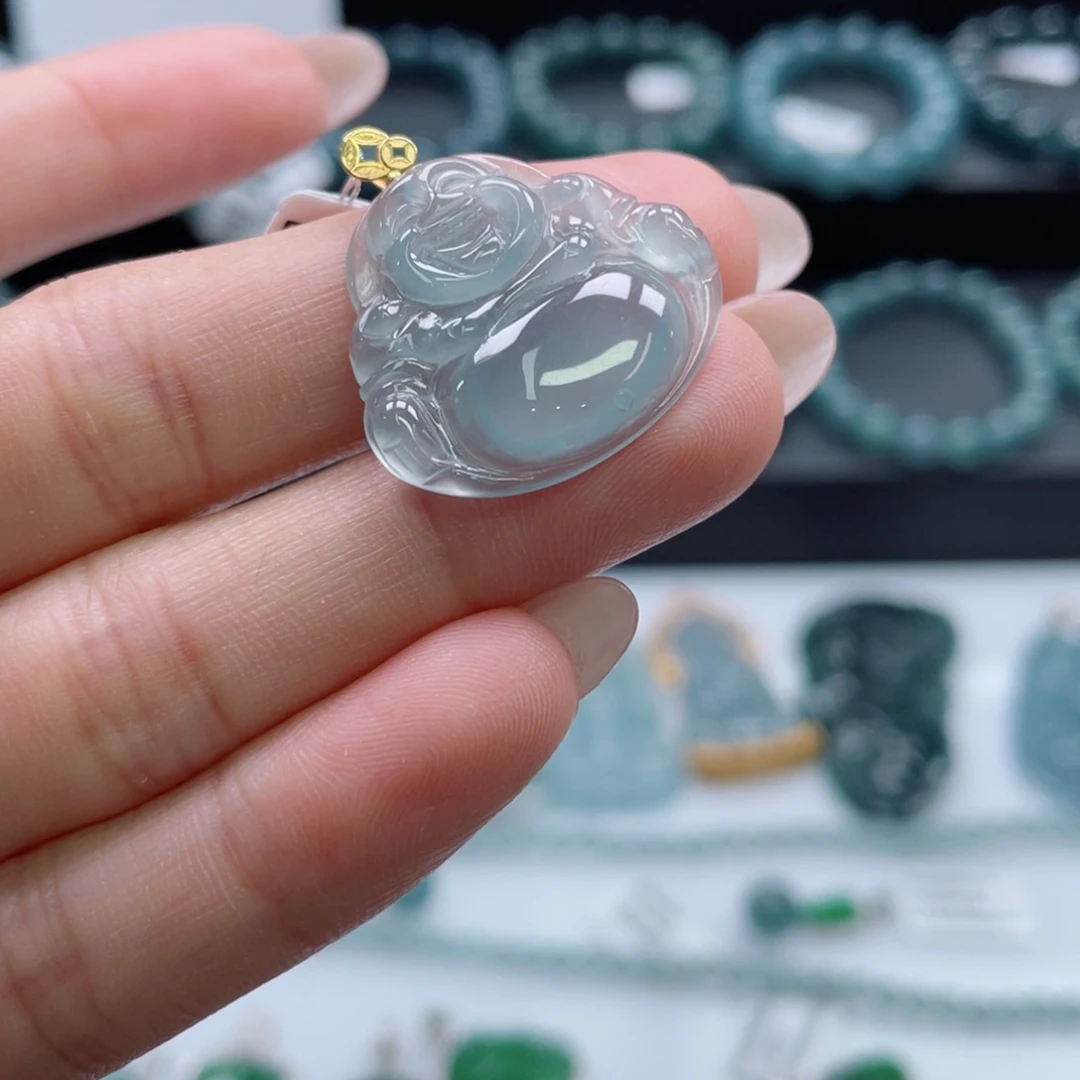 翡翠18K金镶嵌颈饰佛公