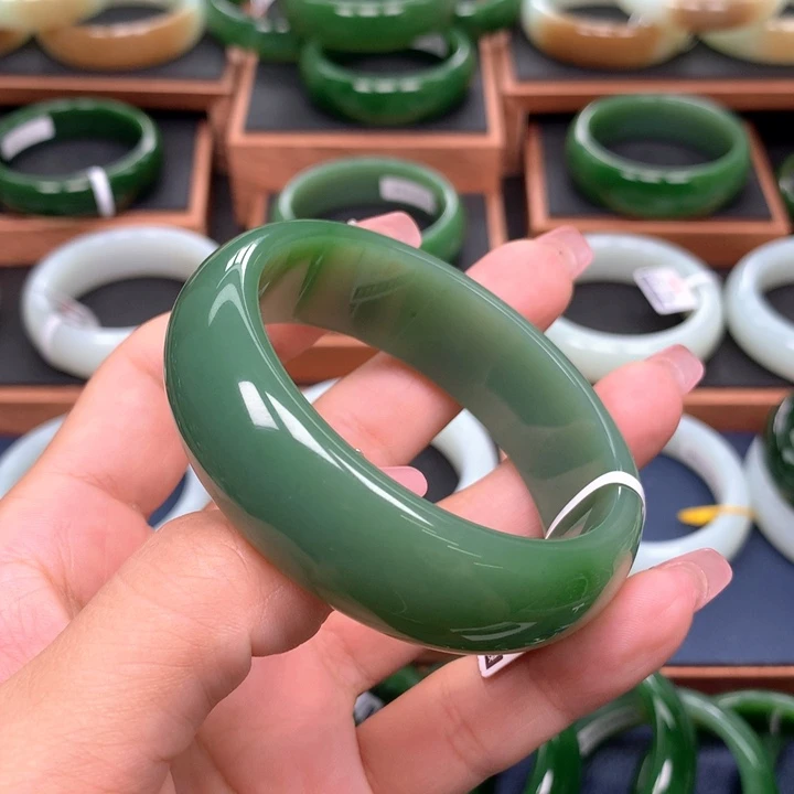 未镶嵌手镯和田玉（碧玉）