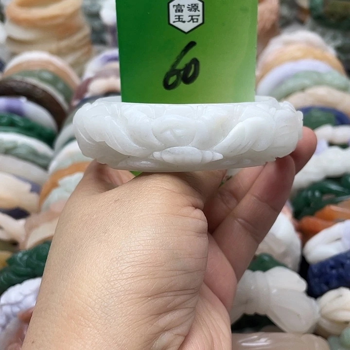 未镶嵌手镯石英岩玉