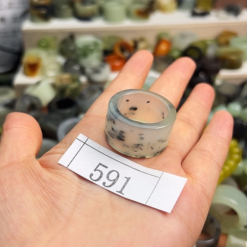 【闪购商品】未镶嵌蛇纹石玉戒指丙****)