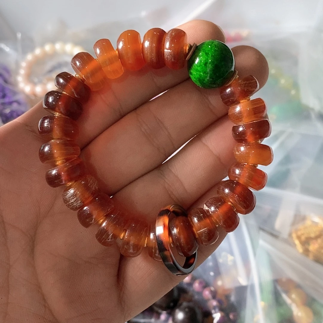 只买单纯的吊坠，没带链子，属的性质。