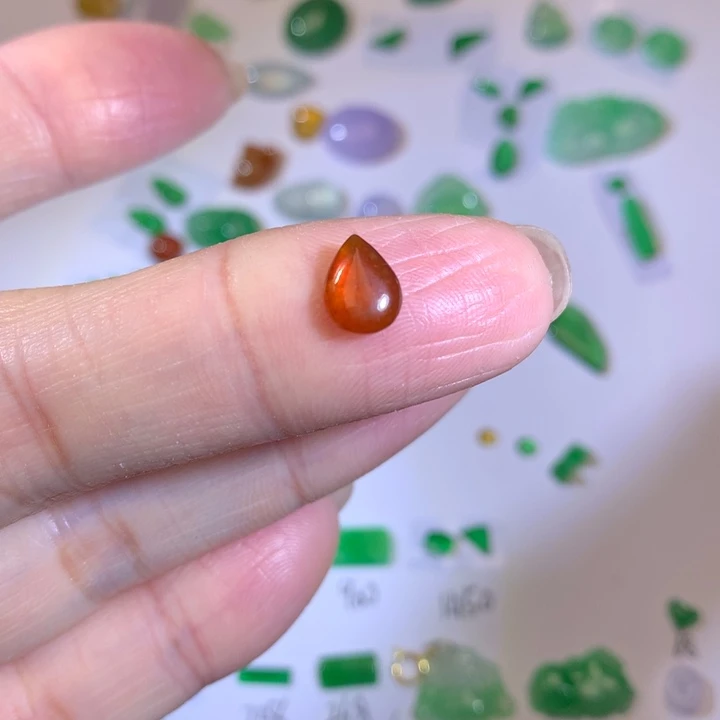 翡翠未镶嵌套链水滴