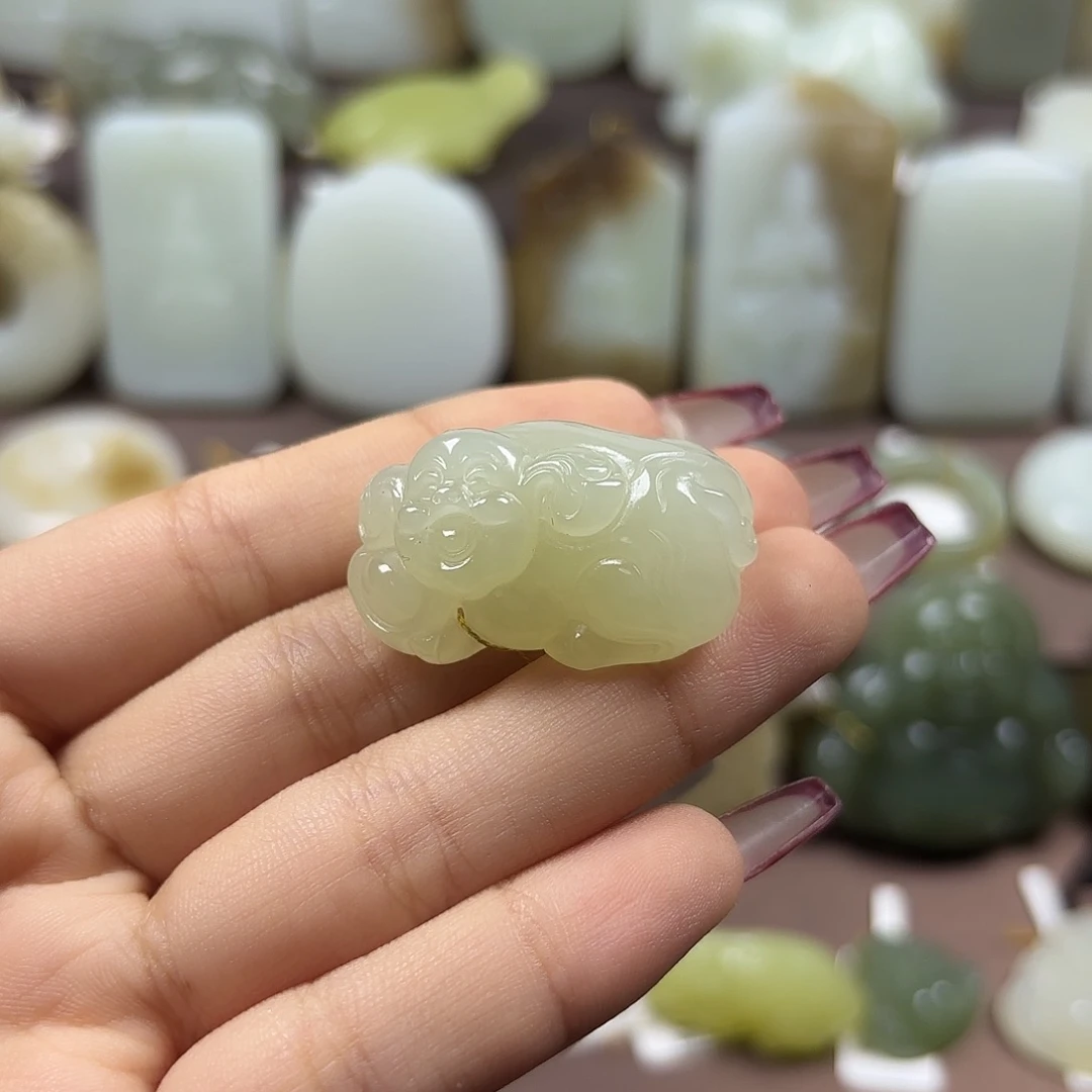 颈饰未镶嵌和田玉
