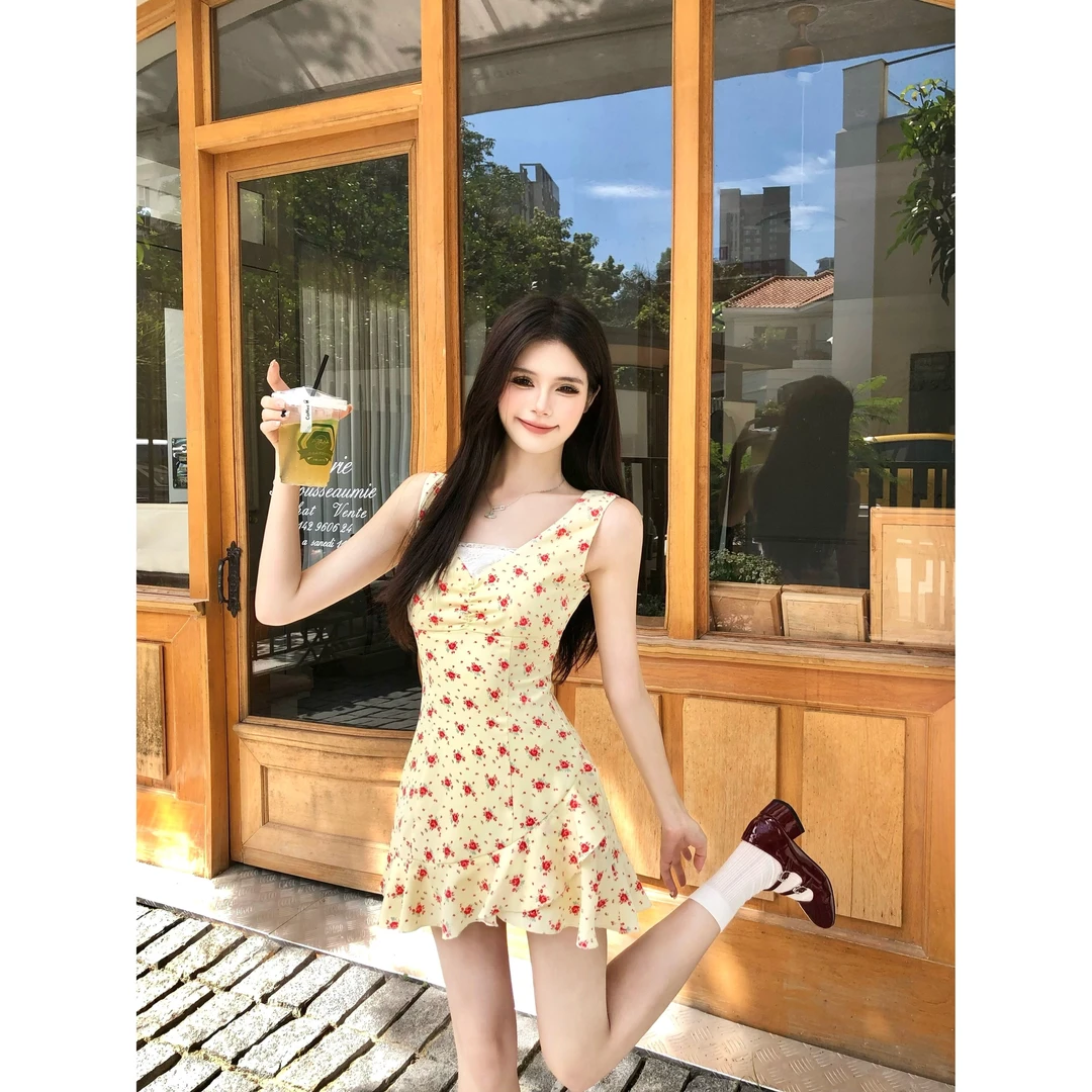 青青-画解WAHJU【美丽邂逅】蕾丝拼接设计花朵黄色少女连衣裙9555W