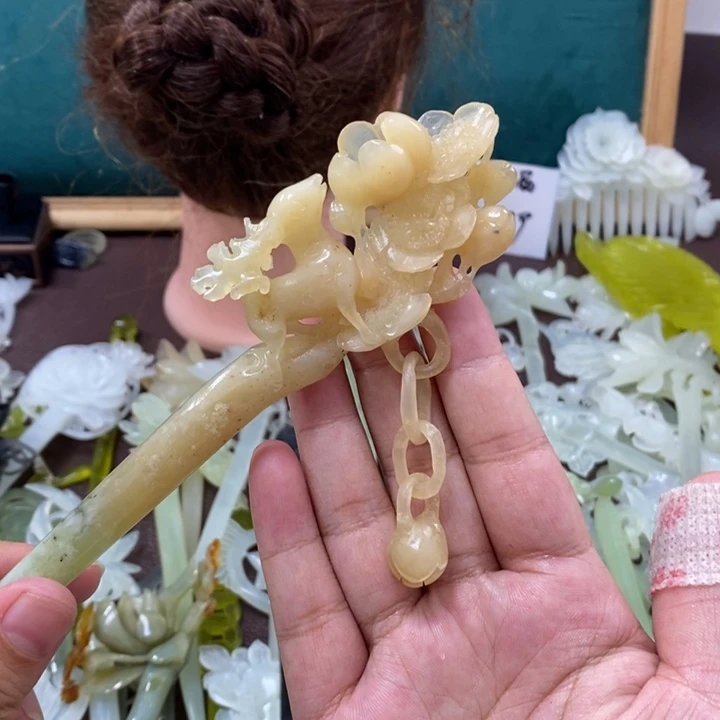 蛇纹石玉发饰未镶嵌犹**琶