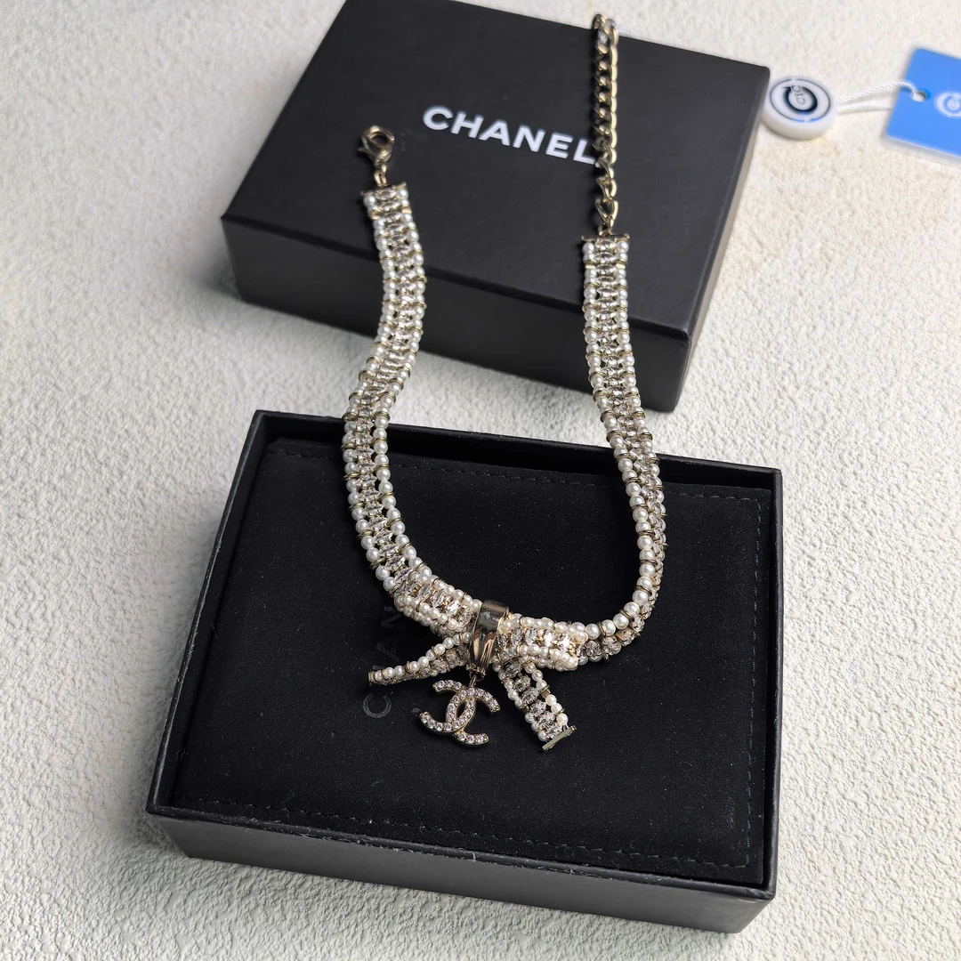 95新 Chanel/香奈儿 泡泡中古Chanel银色水钻蝴蝶结choker