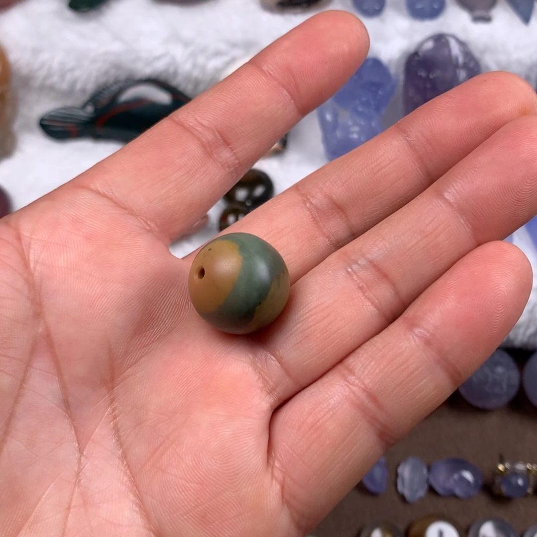 石英质玉吊坠未镶嵌阿拉善玉转运珠