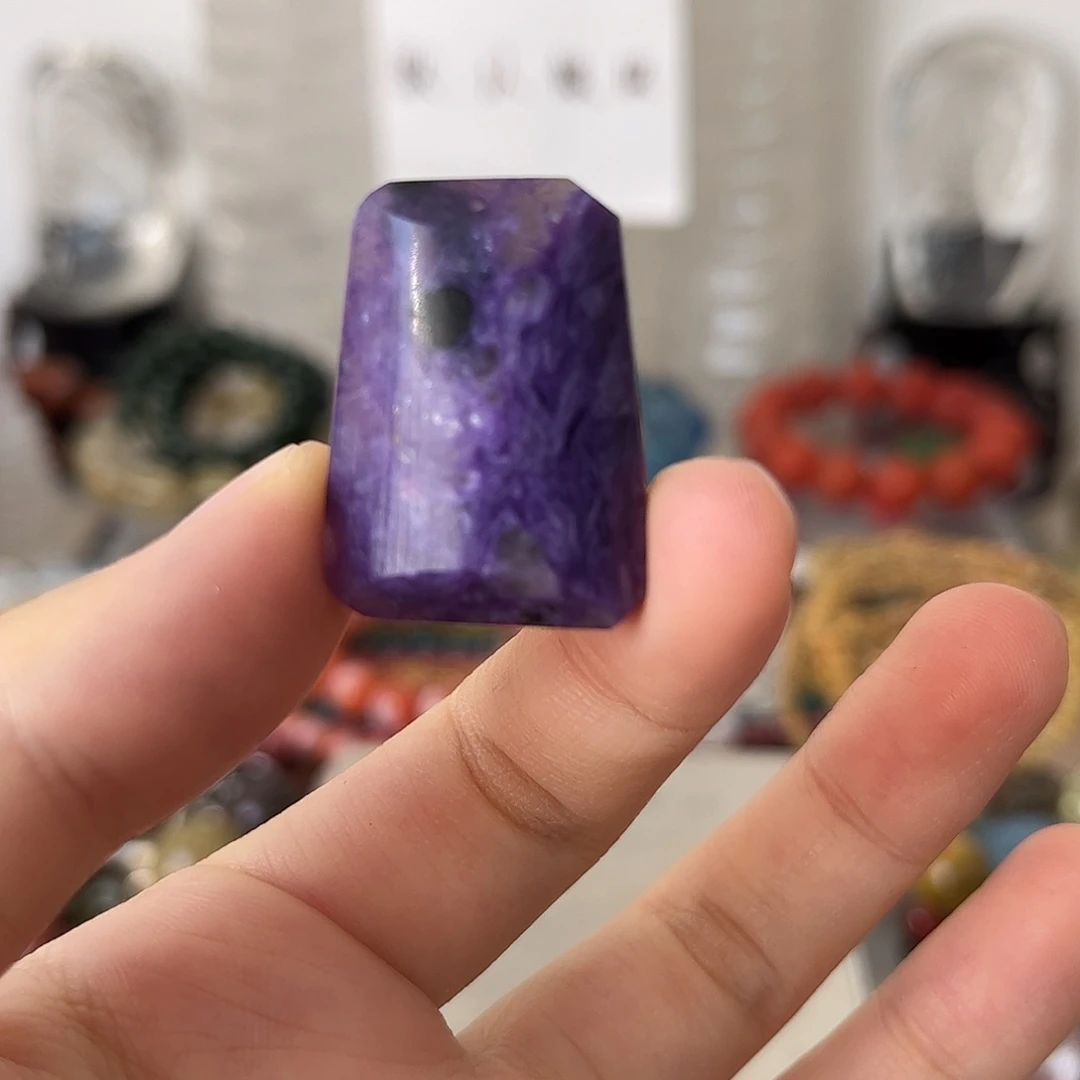 查罗石未镶嵌颈饰矿坑1