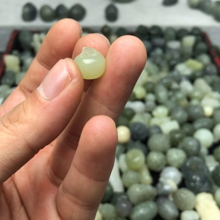 【闪购商品】和田玉颈饰未镶嵌芫*?