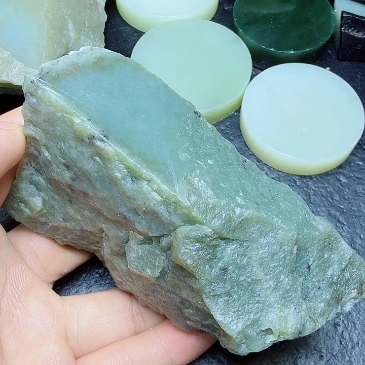 和田玉（糖玉）未镶嵌珠宝奇石