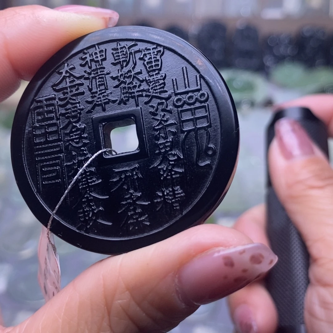 丑***丑蛇纹石玉未镶嵌颈饰