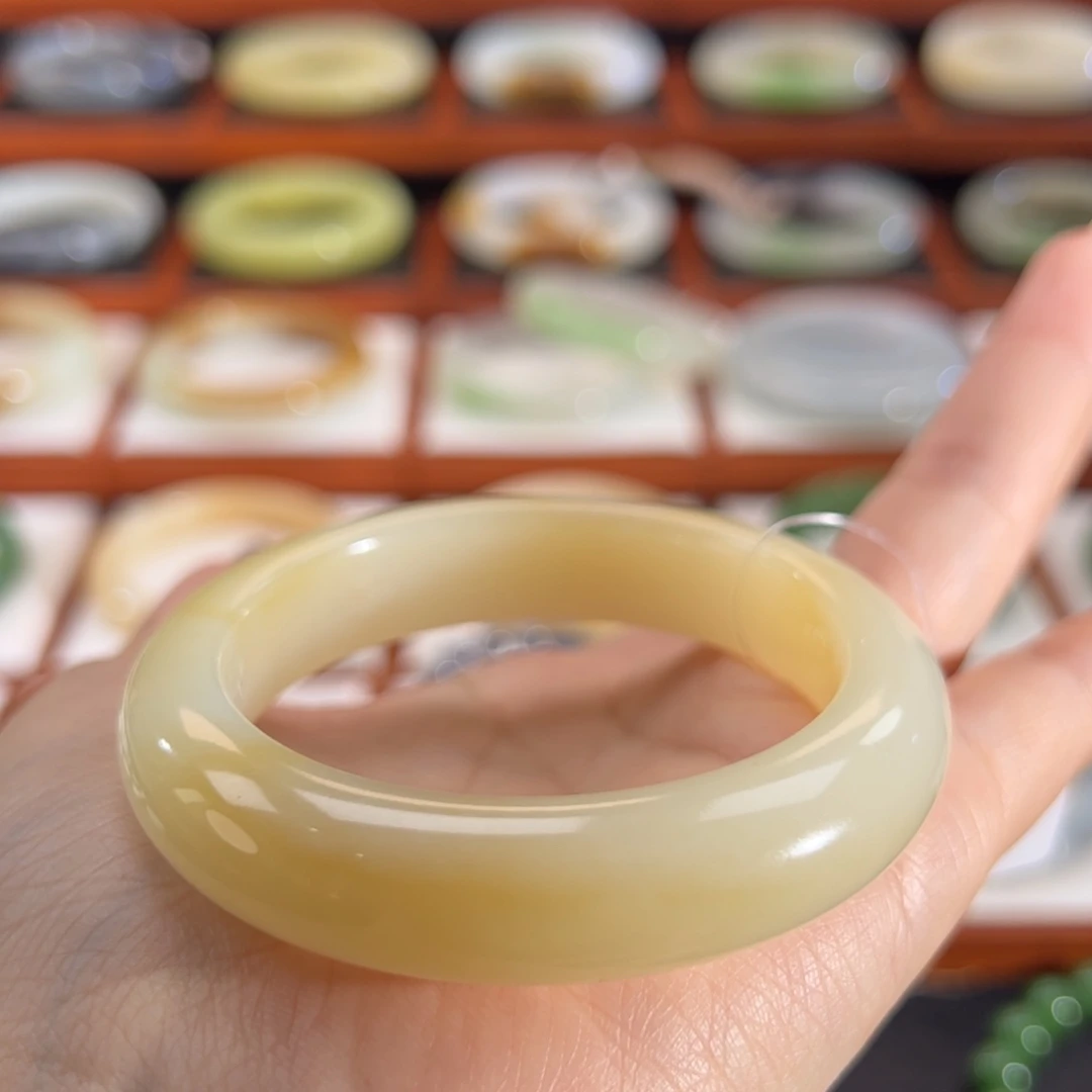 和田玉（糖玉）未镶嵌手镯蜜柚糖