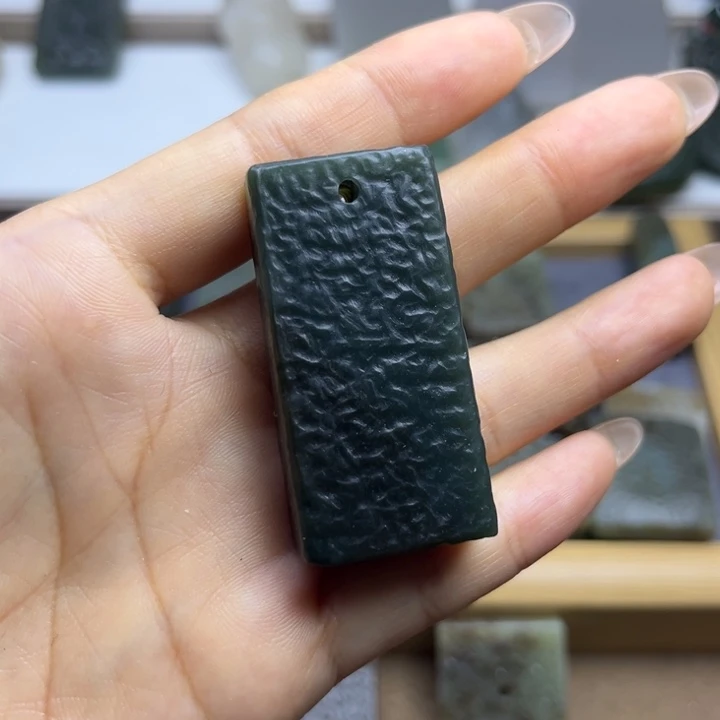 和田玉（糖玉）未镶嵌颈饰