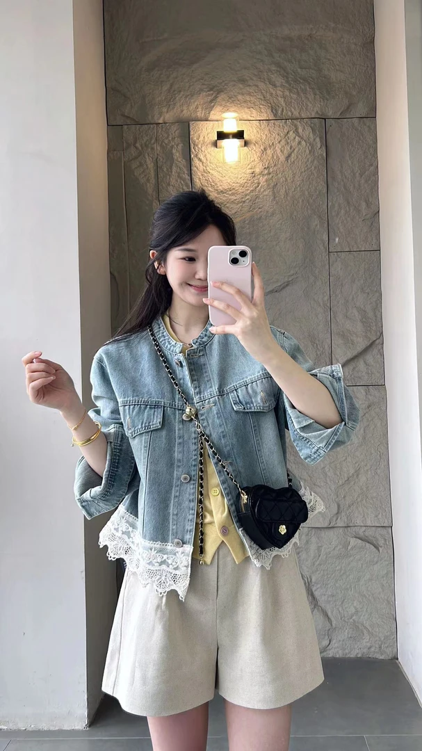 短款拼蕾丝边牛仔外套