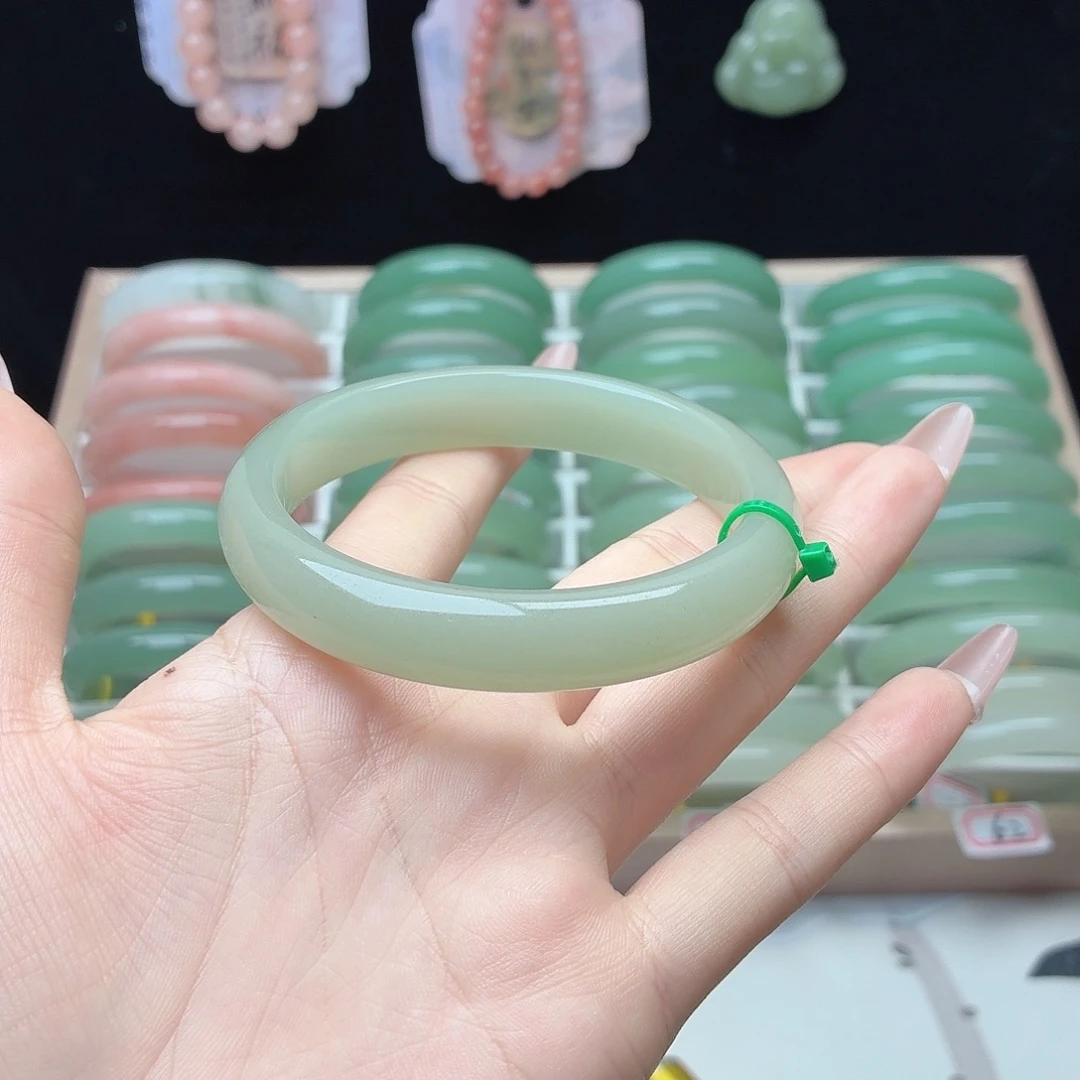 石英质玉未镶嵌手镯60