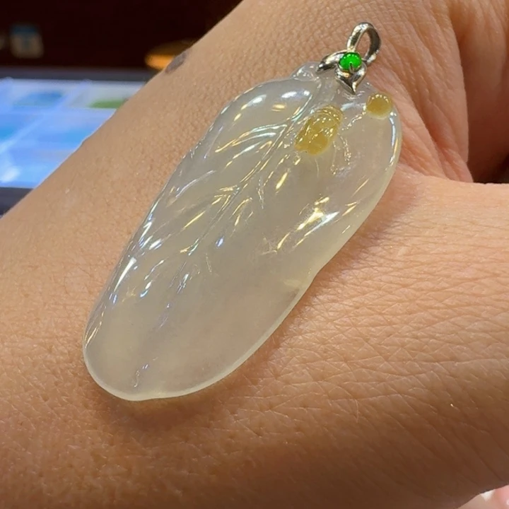 颈饰18K金镶嵌翡翠