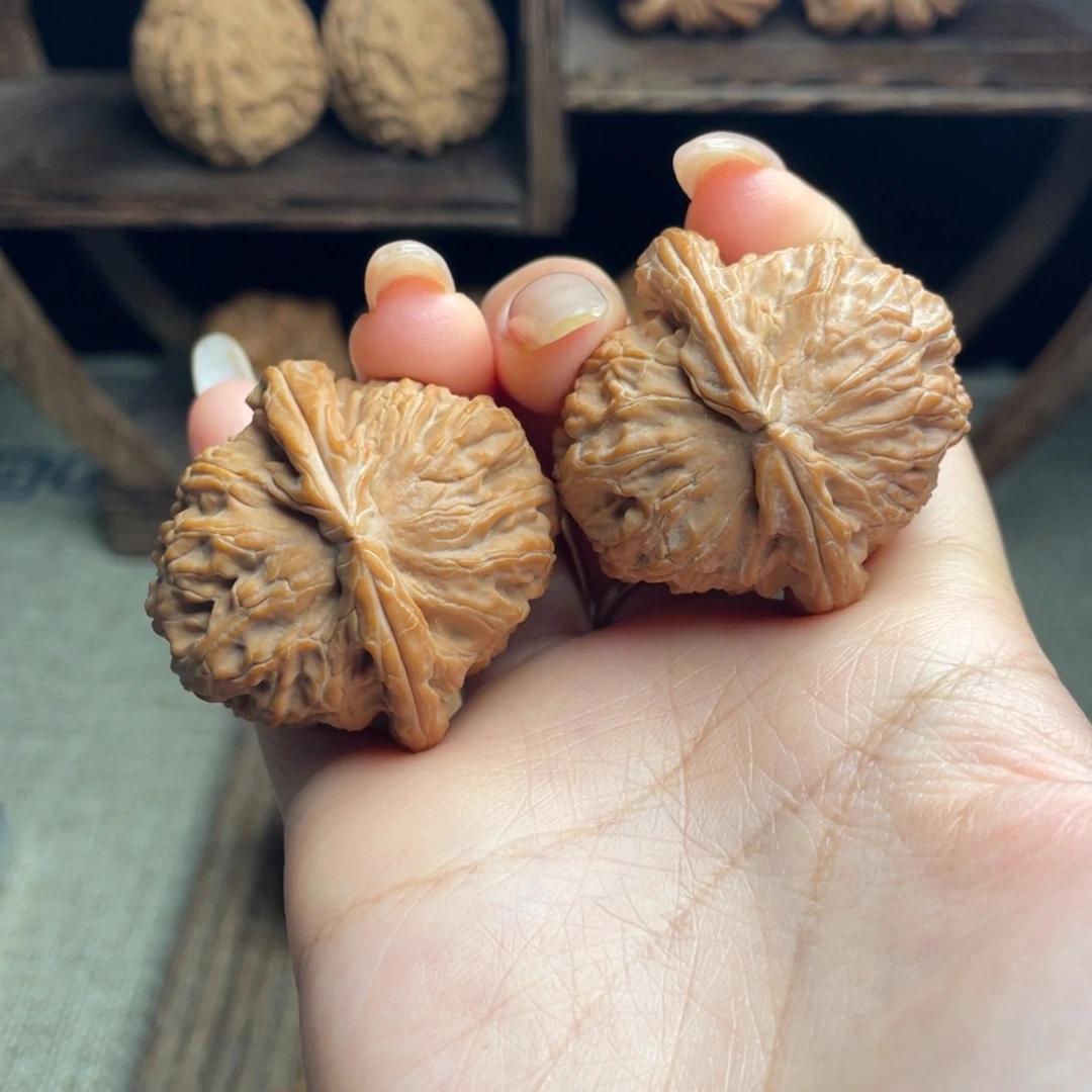 司***一文玩核桃吊坠白狮子40