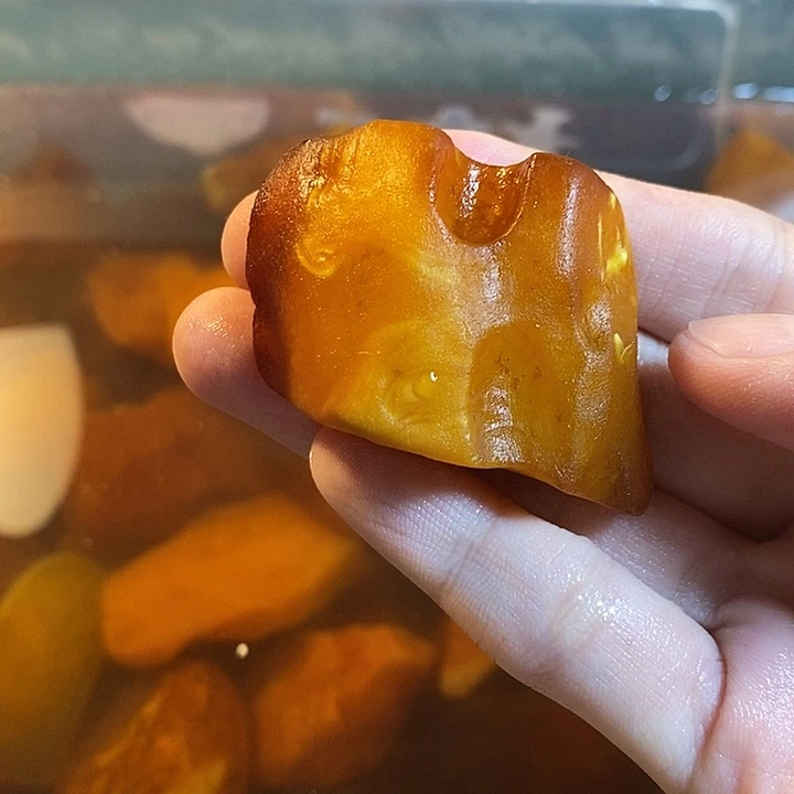 未镶嵌琥珀珠宝奇石14