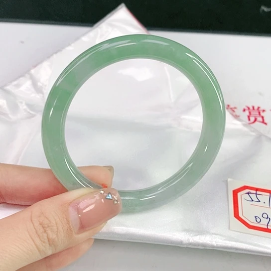 翡翠手镯未镶嵌天然翡翠A货612