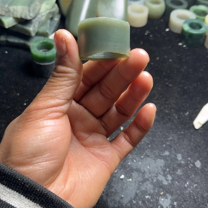 和田玉（糖玉）未镶嵌珠宝半成品