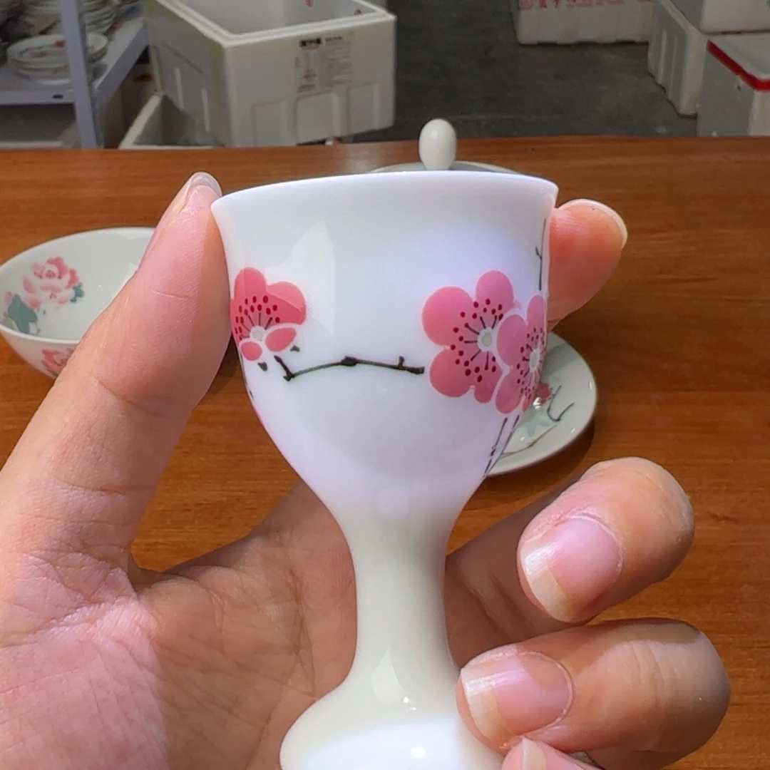 柴窑滑石子 红梅酒杯，微瑕变形