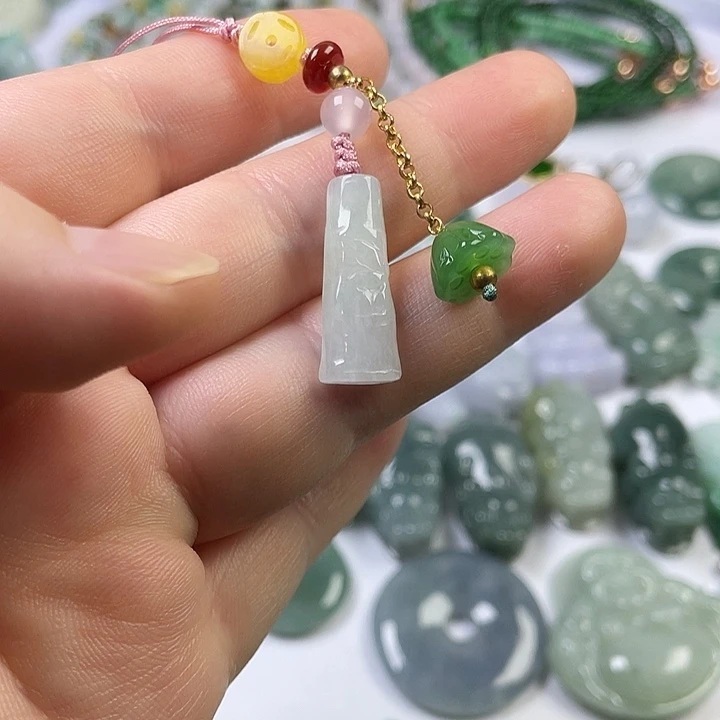 翡翠未镶嵌颈饰竹节