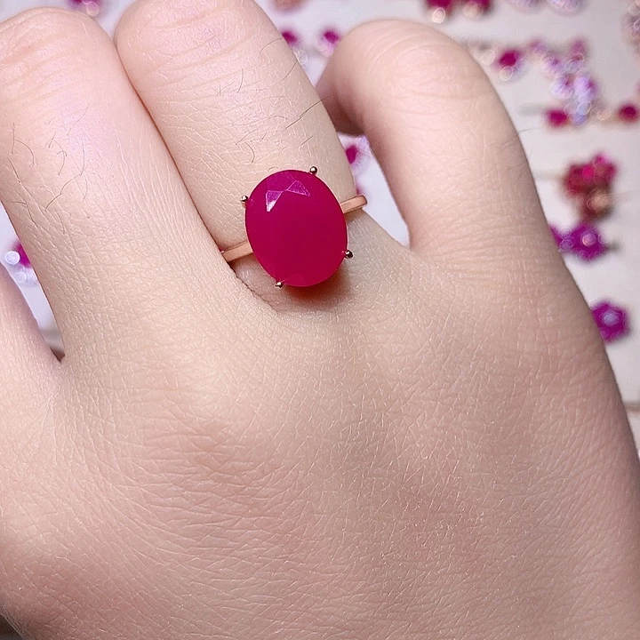 红宝石戒指银S925镶嵌蝴*?