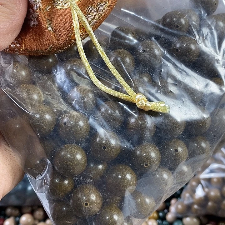 泥塑娅**达瑕疵五方黄1.5香包