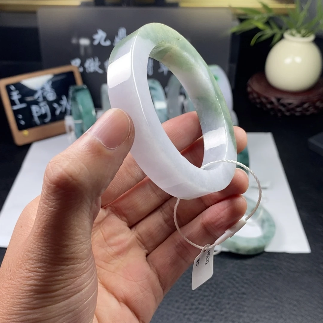 未镶嵌手镯定制翡翠