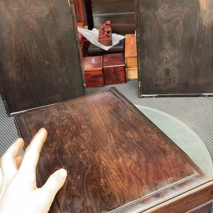 木阿*哥紫光谭盒子在我