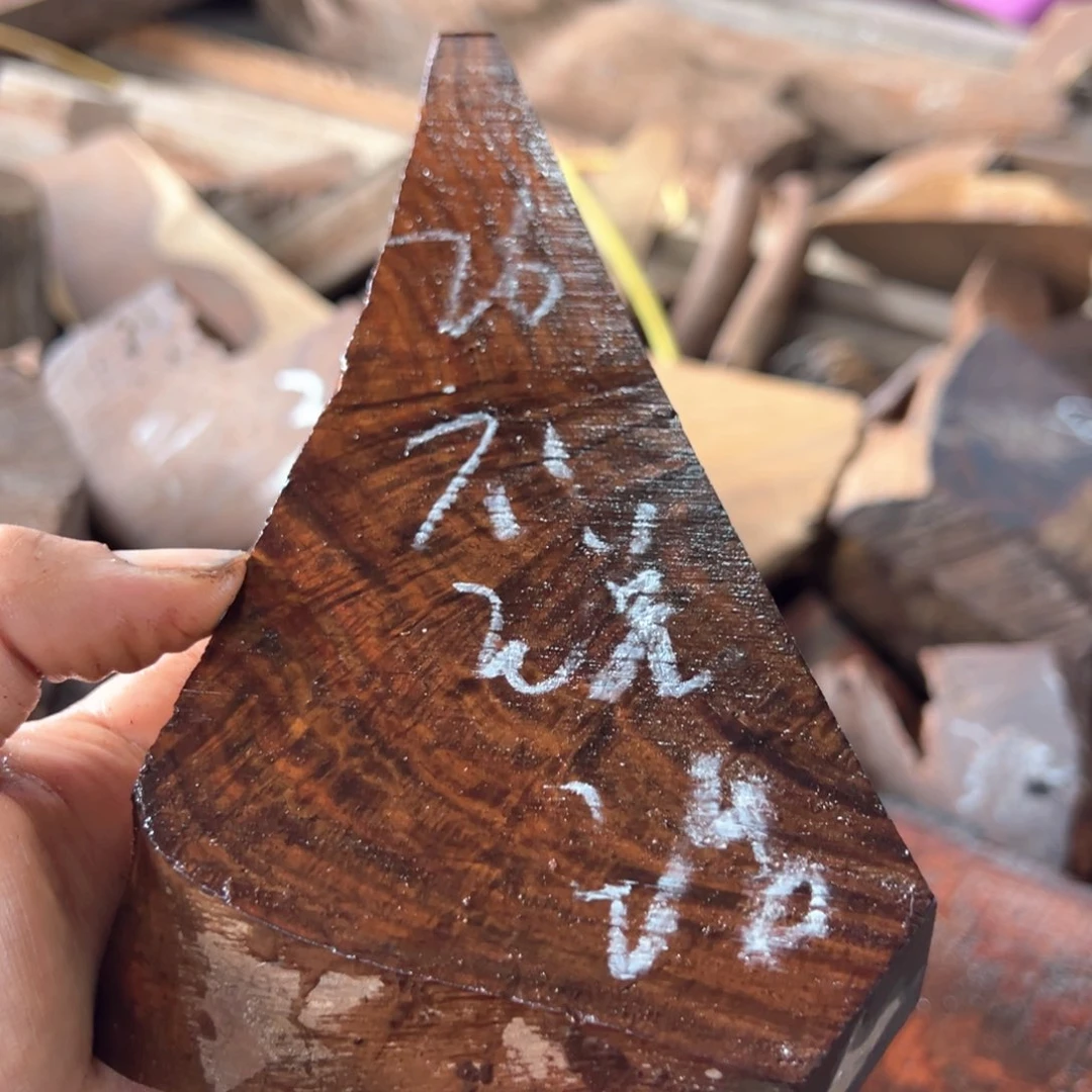 交趾黄檀（大红酸枝）不****话