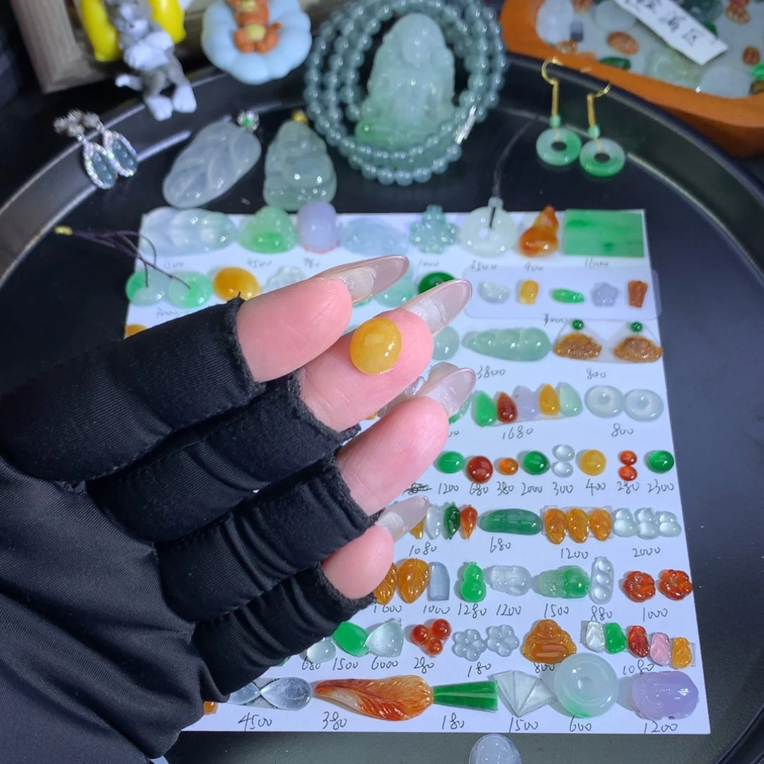 翡翠未镶嵌吊坠(不含链)黄蛋