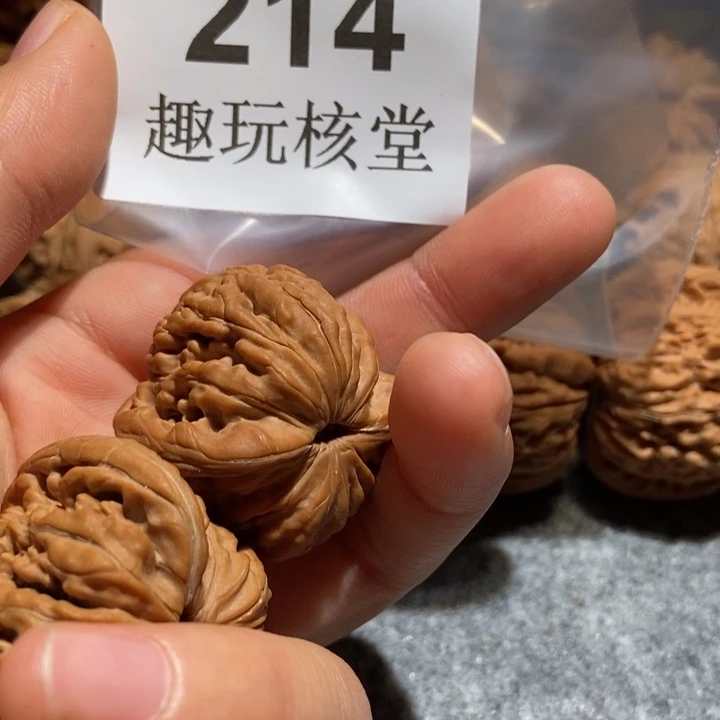 飞***猫文玩核桃吊坠38汉高楼214
