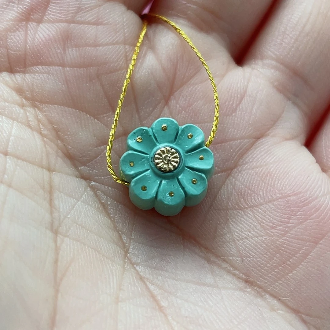 绿松石颈饰未镶嵌