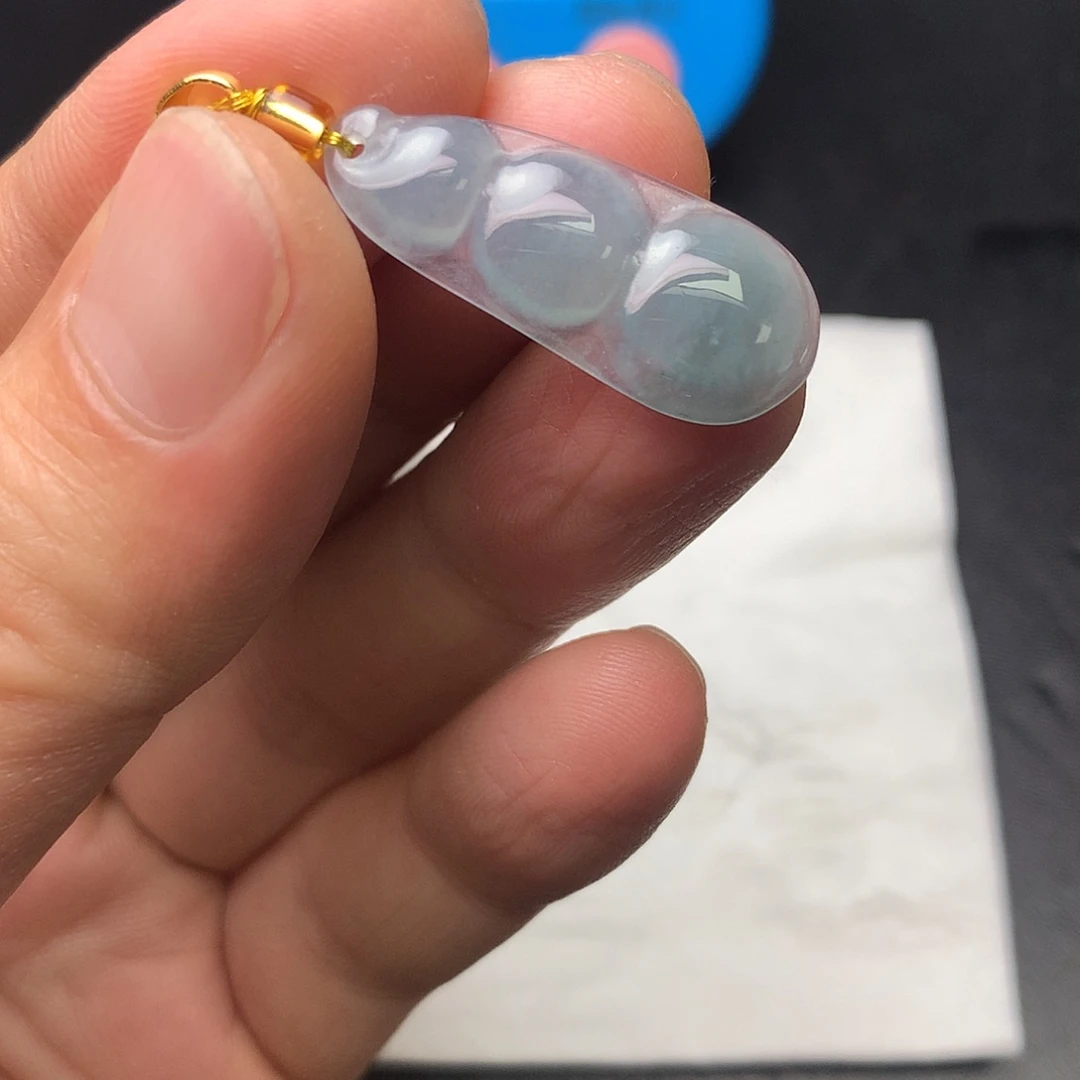 翡翠未镶嵌颈饰翡翠首饰和翡翠珠宝