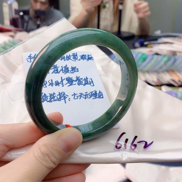 翡翠未镶嵌手镯翡翠手镯