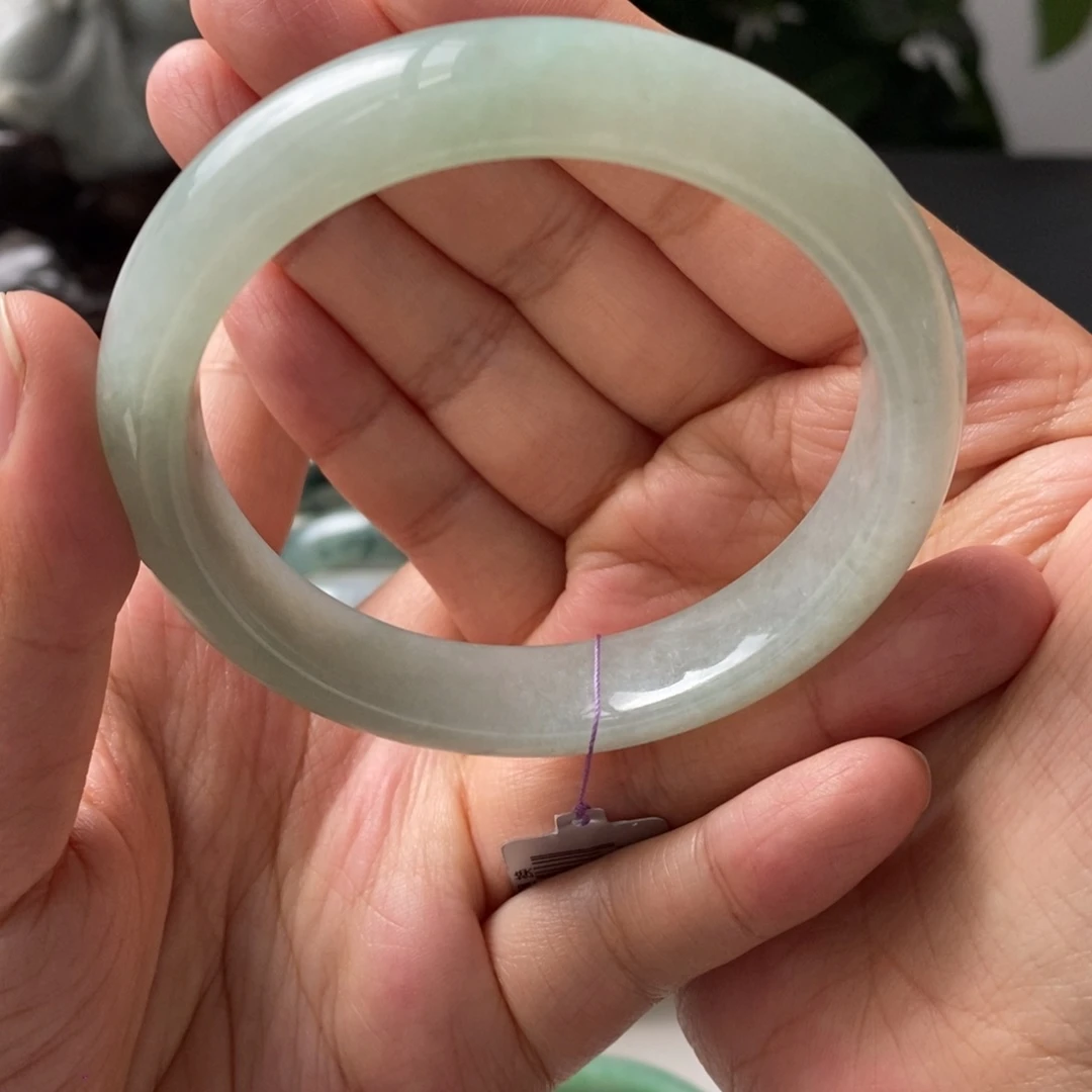 翡翠手镯未镶嵌天然