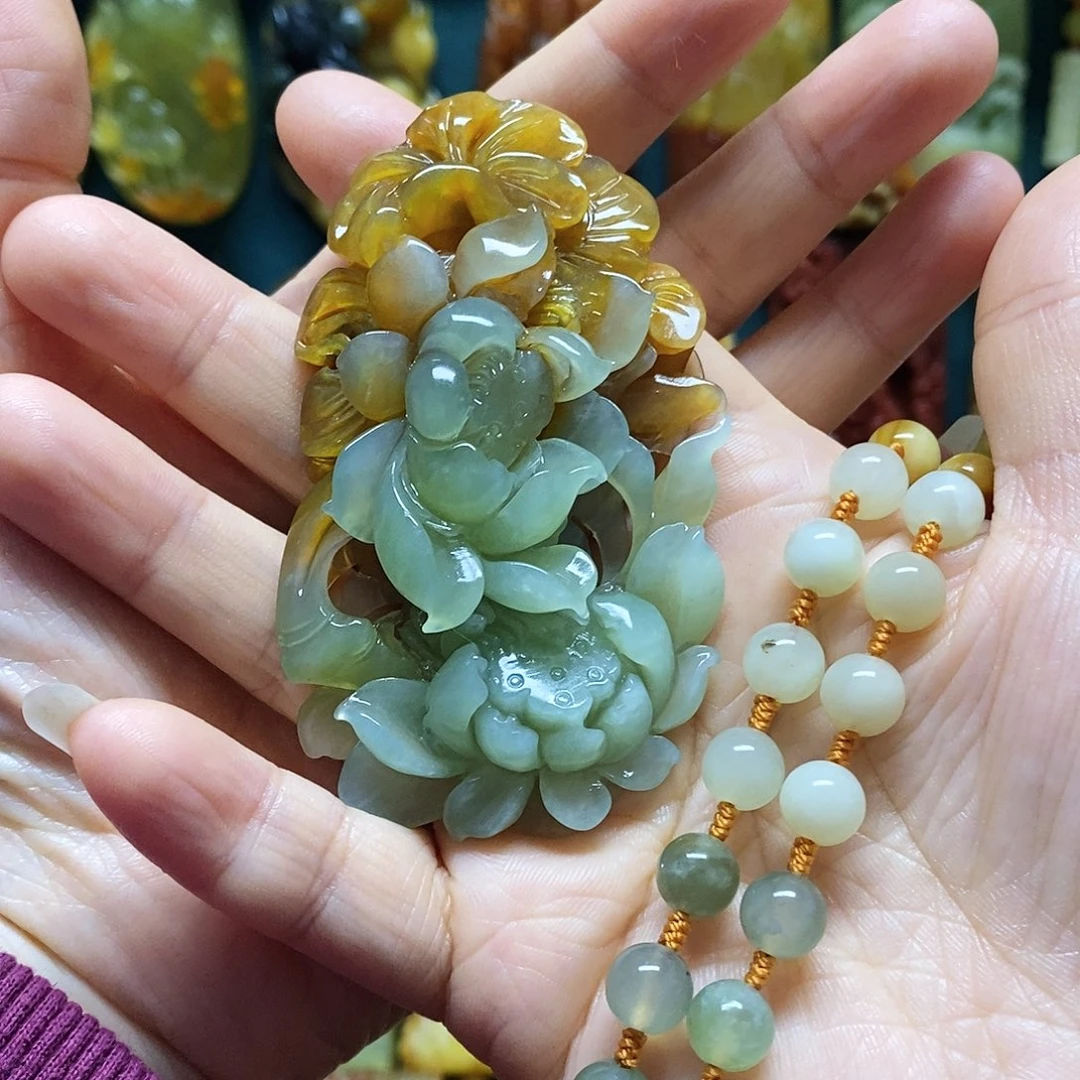 岫玉未镶嵌吊坠(赠链)