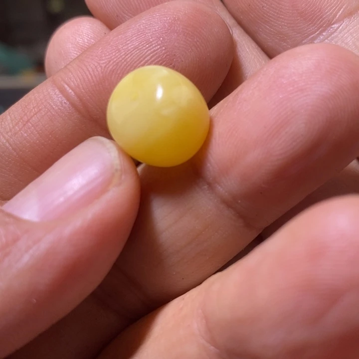 蜜蜡裸石未镶嵌配饰