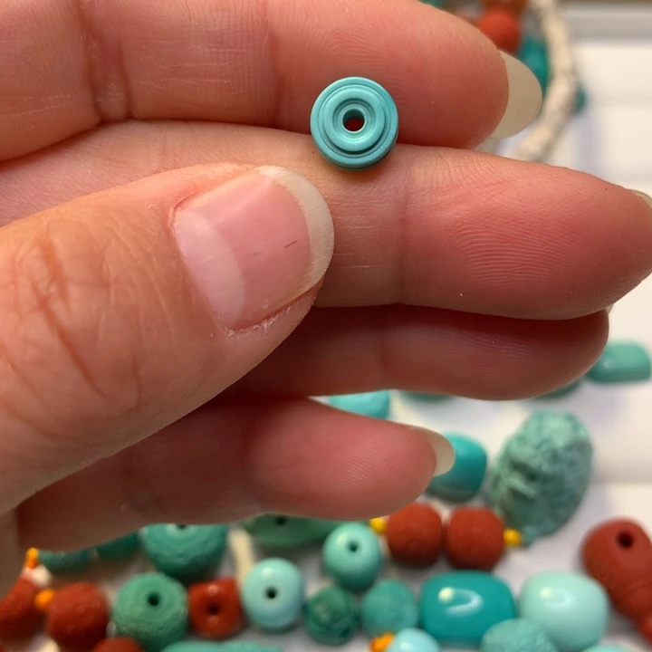 绿松石未镶嵌颈饰