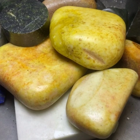 未镶嵌和田玉（糖玉）挂件沧*礁